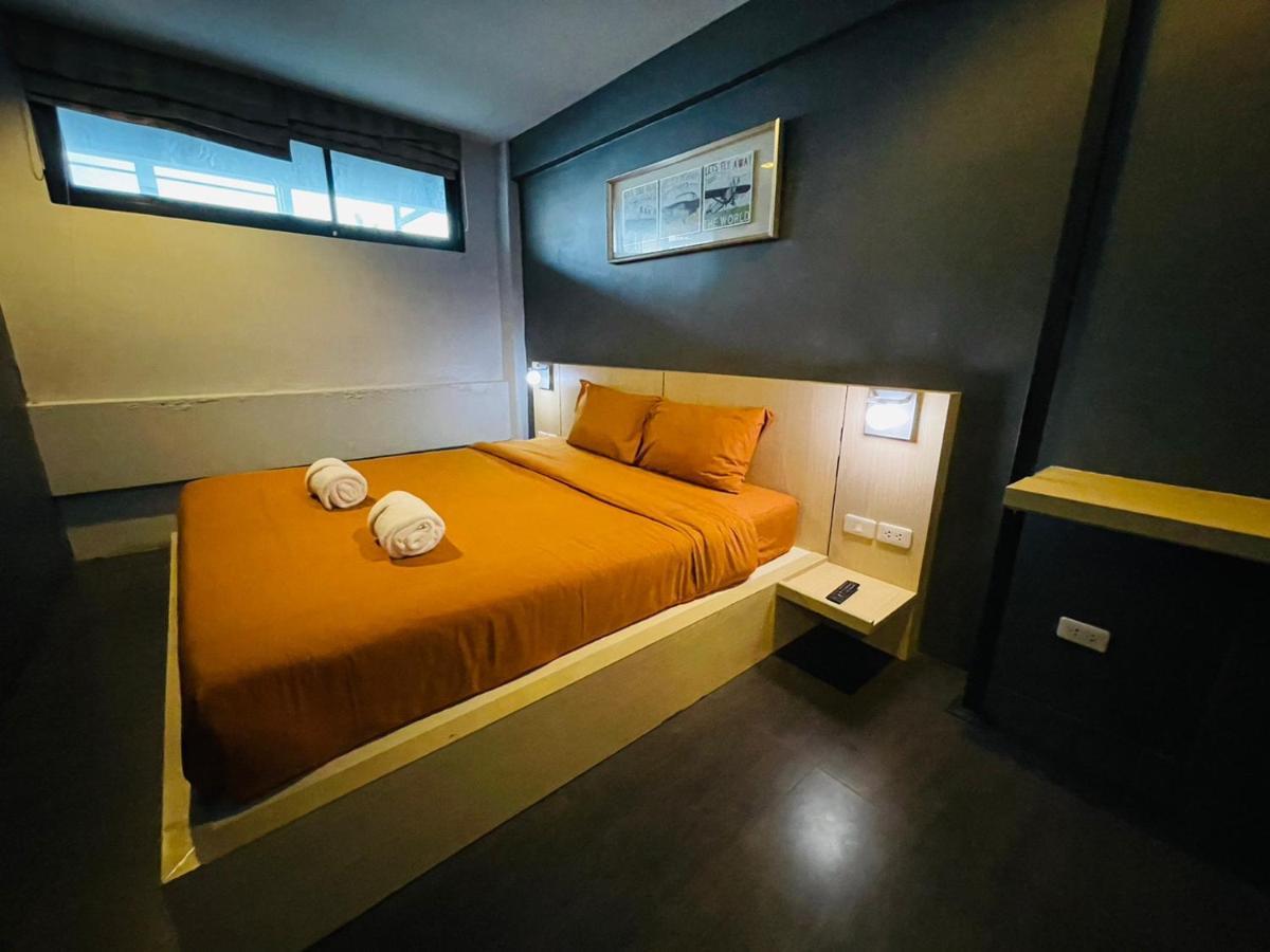 Rabbitel Phuket Hostel Buitenkant foto