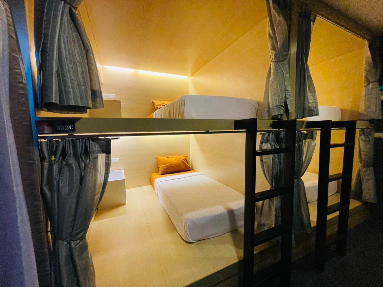 Rabbitel Phuket Hostel Buitenkant foto