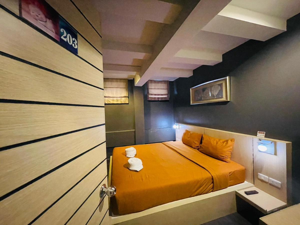 Rabbitel Phuket Hostel Buitenkant foto