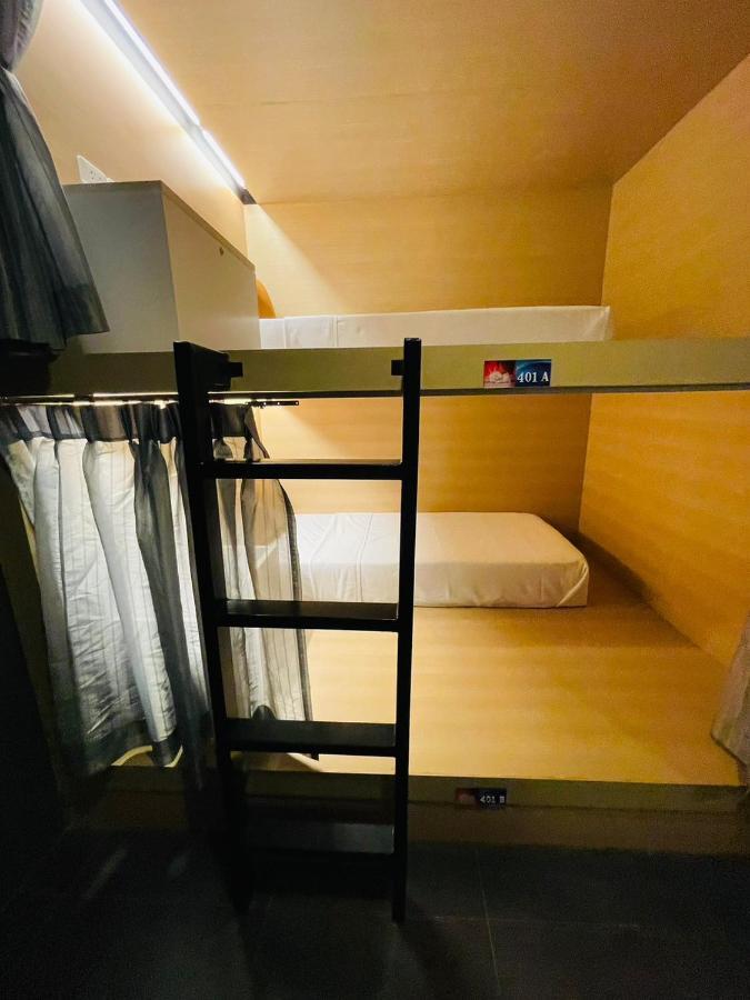 Rabbitel Phuket Hostel Buitenkant foto