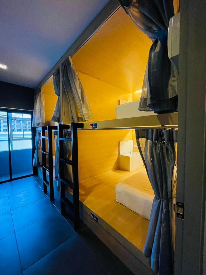 Rabbitel Phuket Hostel Buitenkant foto