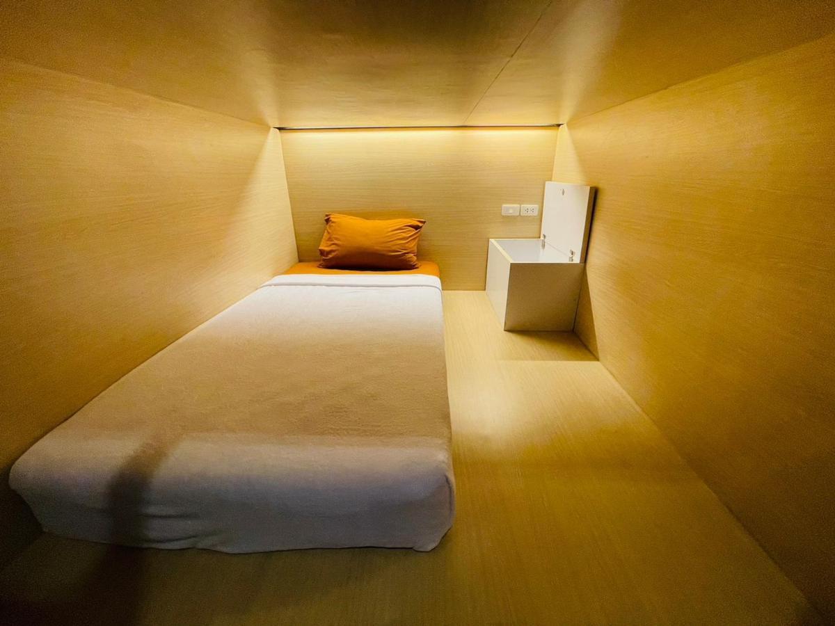Rabbitel Phuket Hostel Buitenkant foto