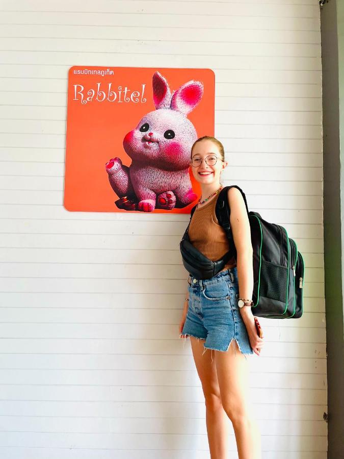 Rabbitel Phuket Hostel Buitenkant foto