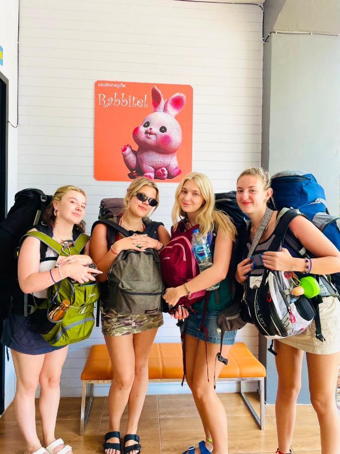 Rabbitel Phuket Hostel Buitenkant foto