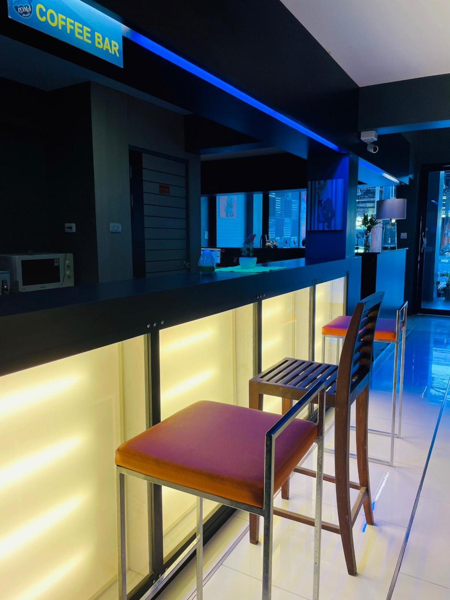 Rabbitel Phuket Hostel Buitenkant foto