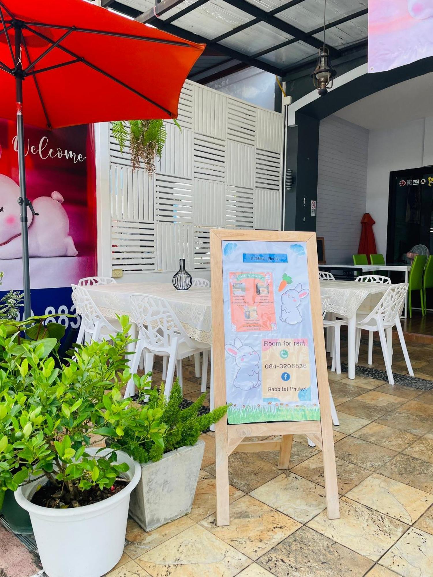 Rabbitel Phuket Hostel Buitenkant foto